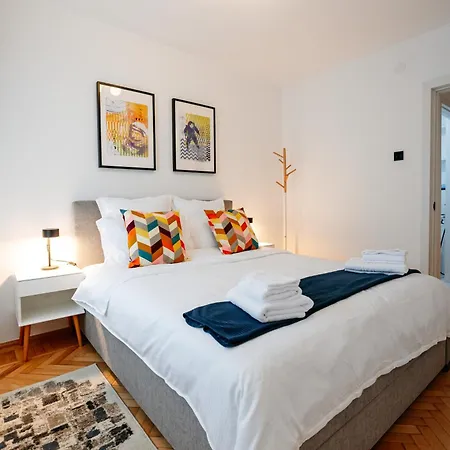 Serenity Downtown Apartment Bucharest
